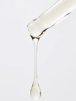 Cosrx Full Fit Propolis Ampoule (30ml) -Glow Skincare Store FULLFITPROPOLISULTRALIGHTAMPOULE 30ML BYCOSRX 4