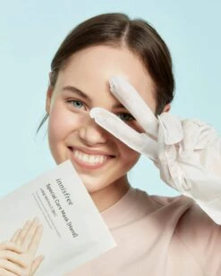 Innisfree Special Care Hand Mask (1pc) -Glow Skincare Store INNISFREESpecialCareHandMask 1pc 4