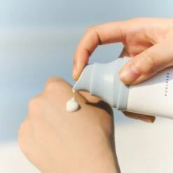 Madagascar Centella Hyalu-Cica Water-Fit Sun Serum By (50ml) -Glow Skincare Store MadagascarCentellaHyalu CicaWater FitSunSerumby 50ml 7