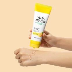 Yuja Niacin Brightening Moisture Gel Cream (100ml) -Glow Skincare Store SomeByMiYujaNiacinBrighteningMoistureGelCream 100ml 3
